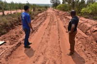 Pastor Isac e Nego da Borracharia fiscalizam estrada no Alto do Mantena